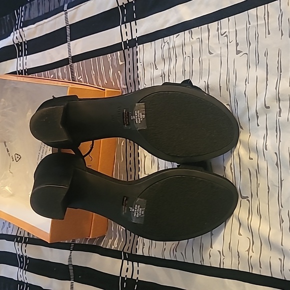 Women Open toe Chunky Heel Sandals - Picture 5 of 5